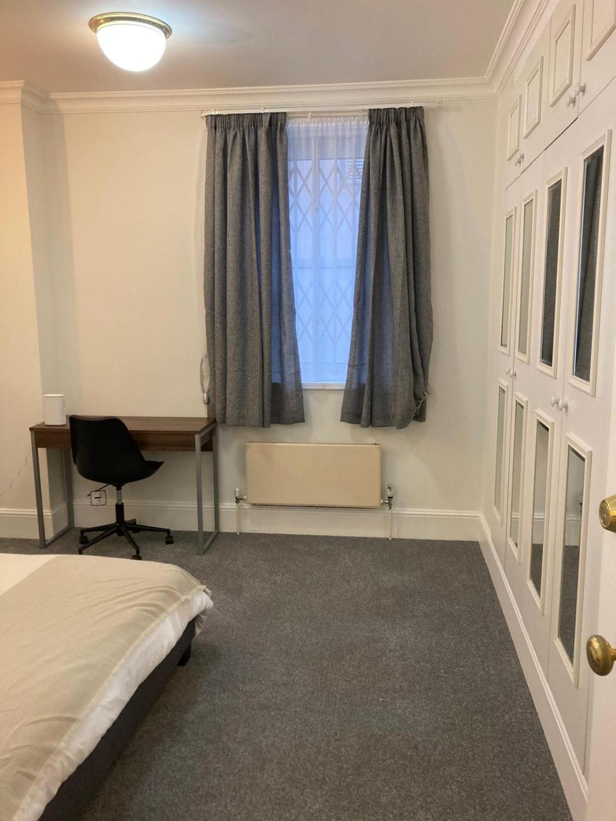 Oxford Street 2 Double Bed Apartment *